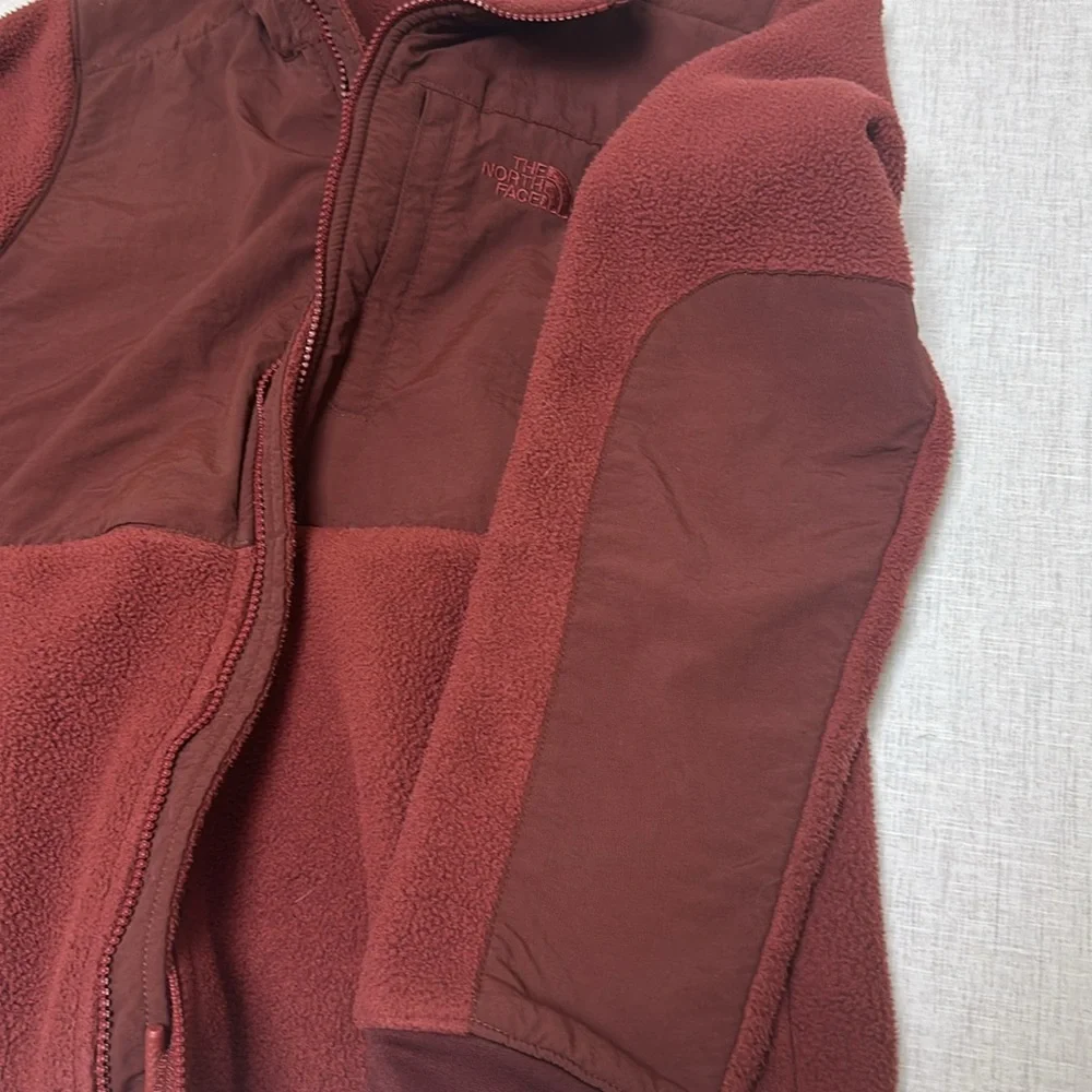The North Face Women’s fleece Jacket, size Medium - Picture 2 of 5